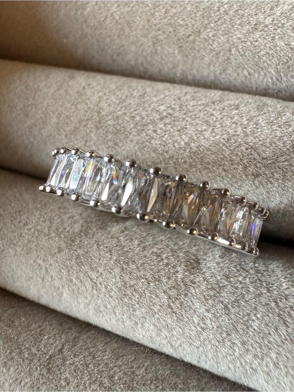 FZN 925 Sterling Silver Oval CZ Eternity Band Ring Size 9